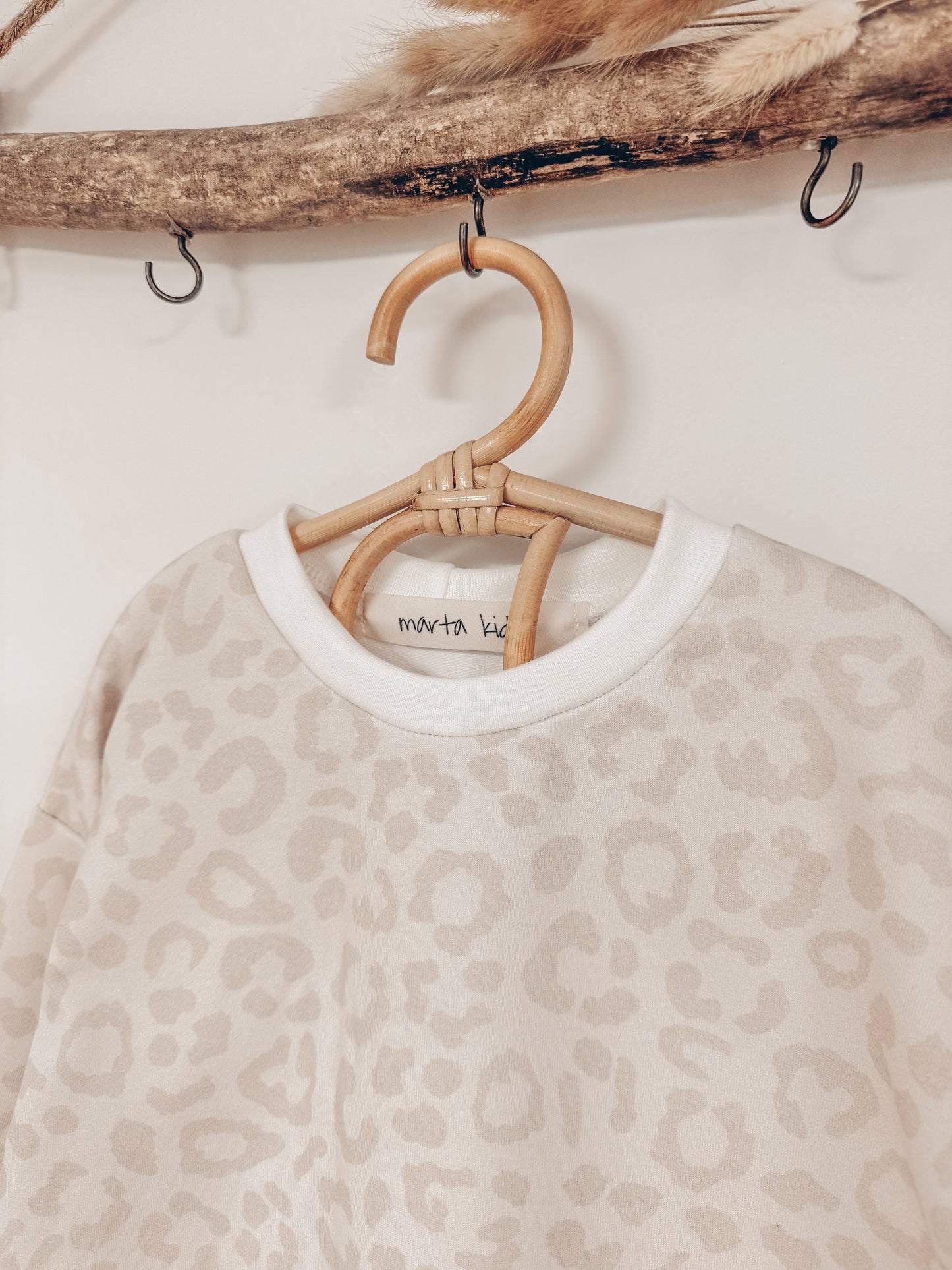 Oversize Sweater light Leo