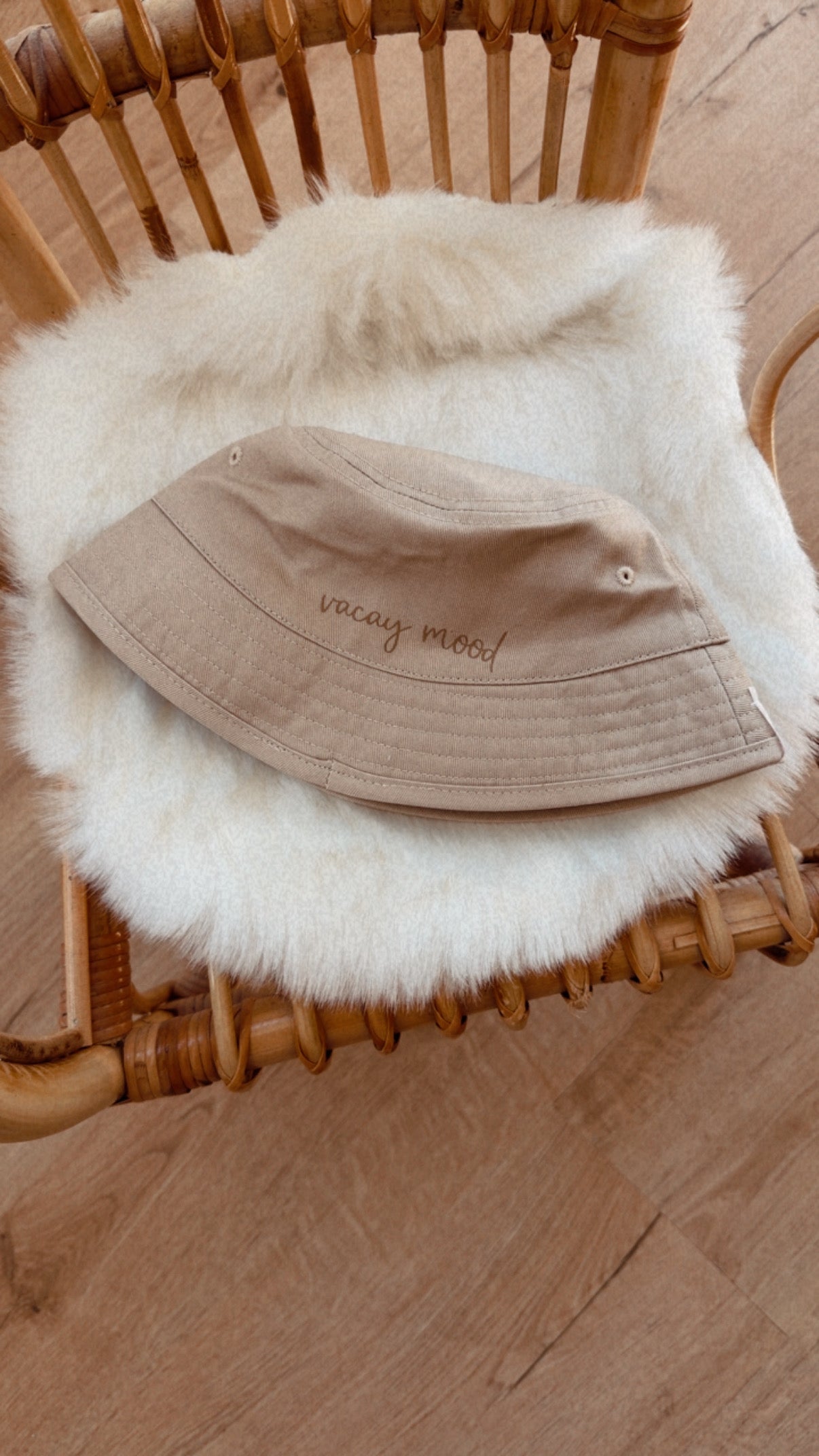 Bucket Hat vacay mood