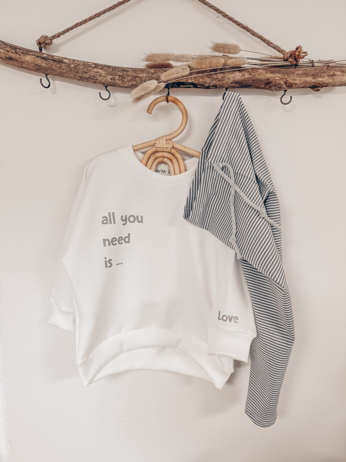 All you need is love Sweater